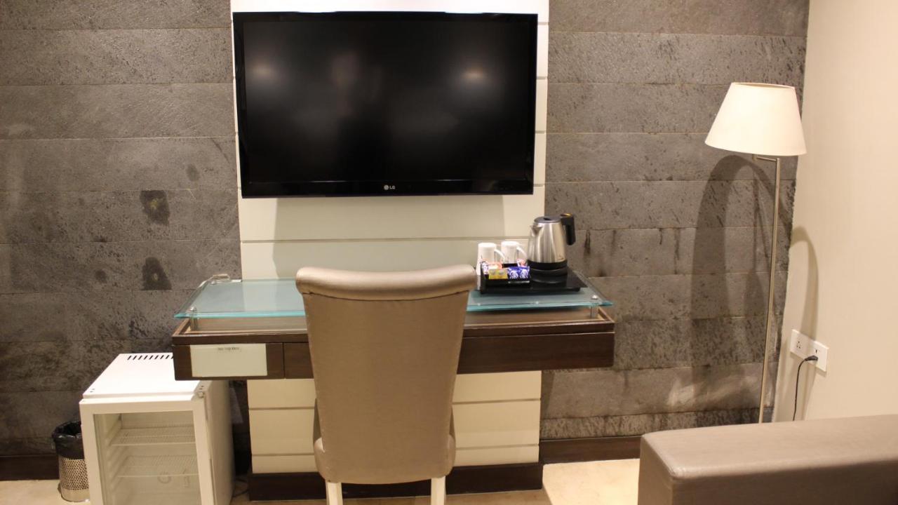 Regenta Inn Jaipur, Adarsh Nagar Buitenkant foto